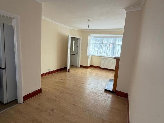 2 bedroom semi detached house to rent