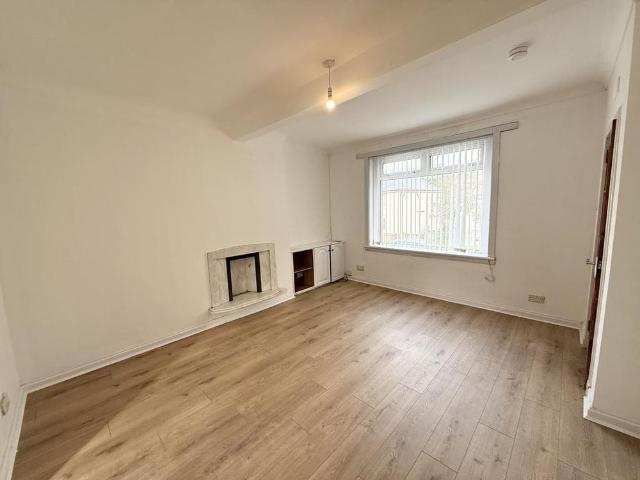 2 bedroom semi detached house to rent