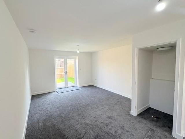 2 bedroom semi detached house to rent