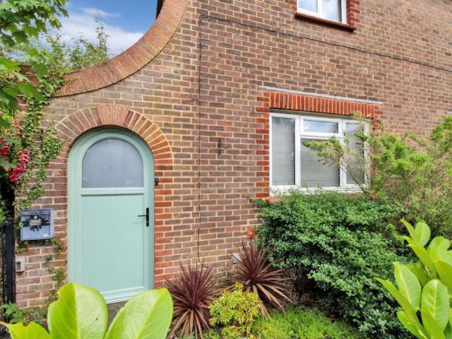 2 bedroom semi detached house to rent