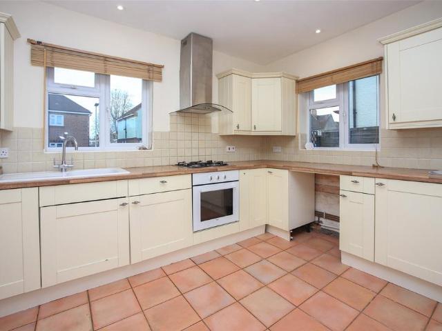 2 bedroom semi detached house to rent