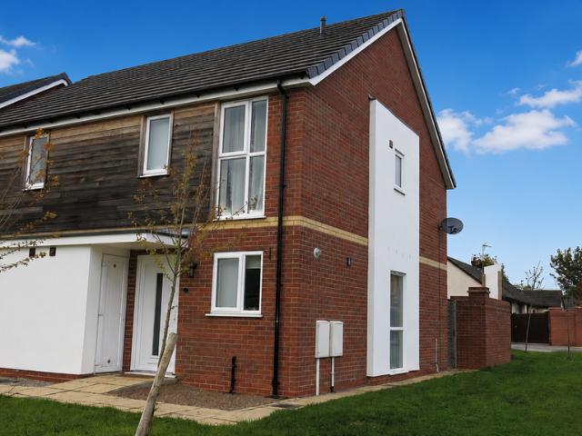2 bedroom semi detached house to rent