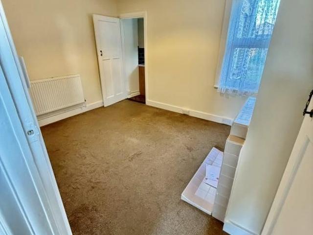 2 bedroom semi detached house to rent