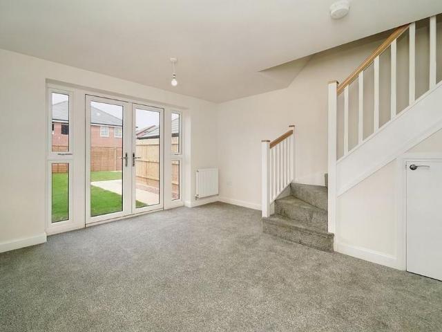 2 bedroom semi detached house to rent
