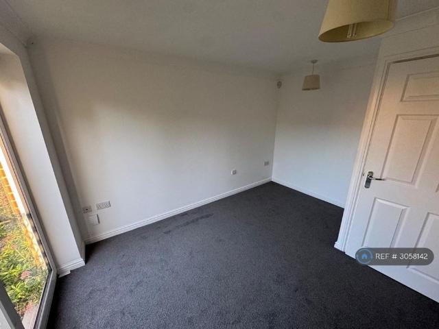 2 bedroom semi detached house to rent