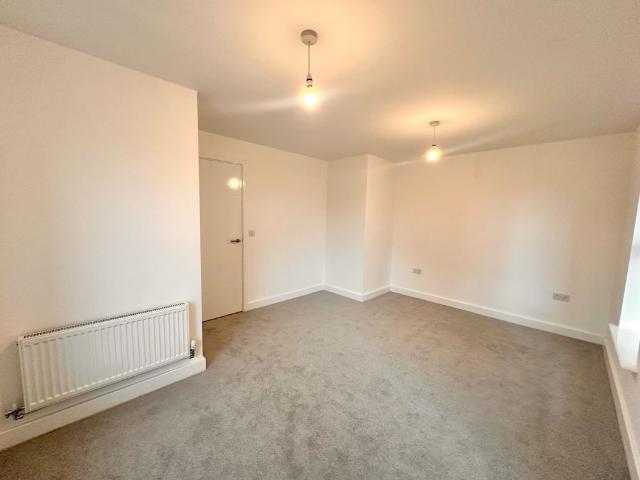 2 bedroom semi detached house to rent