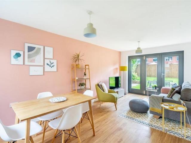 2 bedroom semi detached house to rent