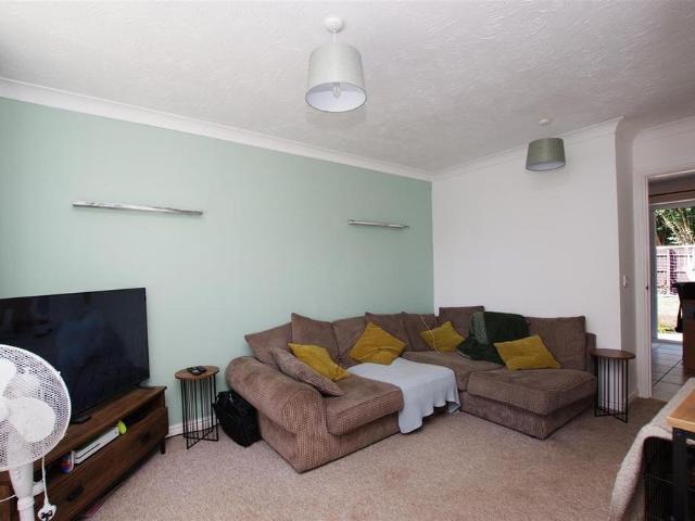2 bedroom semi detached house to rent