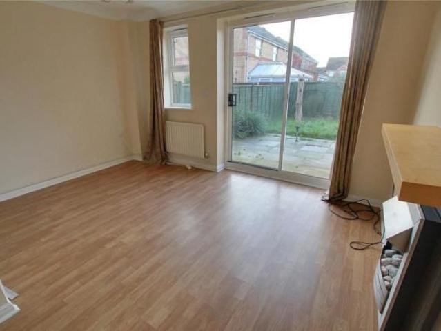 2 bedroom semi detached house to rent