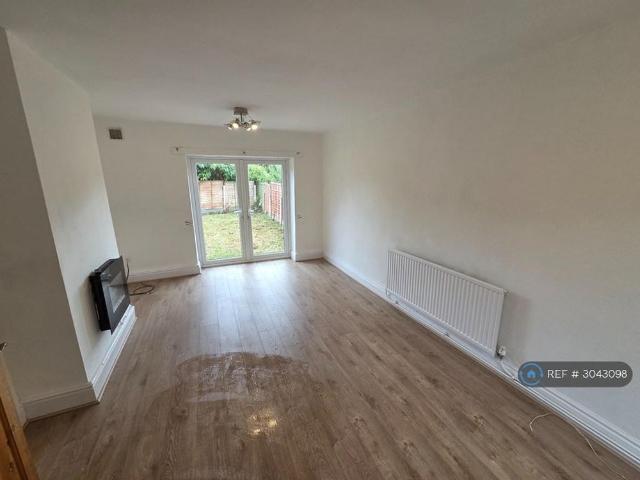 2 bedroom semi detached house to rent