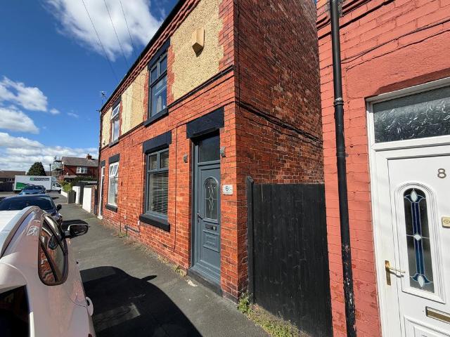2 bedroom semi detached house to rent