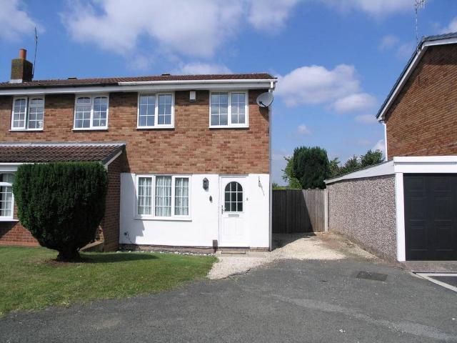 2 bedroom semi detached house to rent