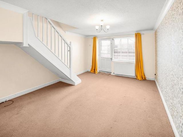 2 bedroom semi detached house to rent