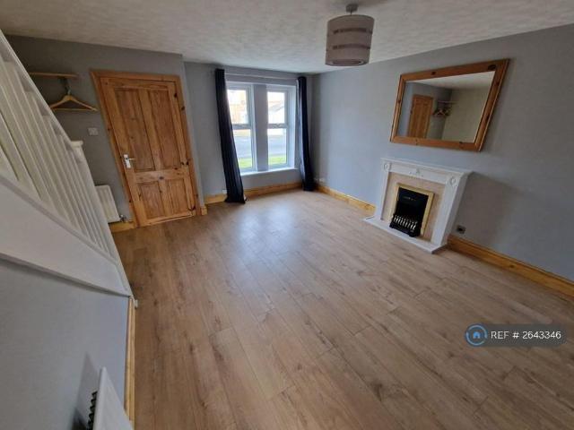 2 bedroom semi detached house to rent