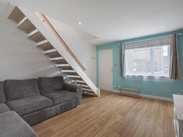 2 bedroom semi detached house to rent