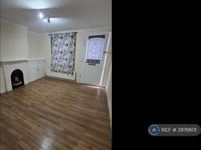 2 bedroom semi detached house to rent