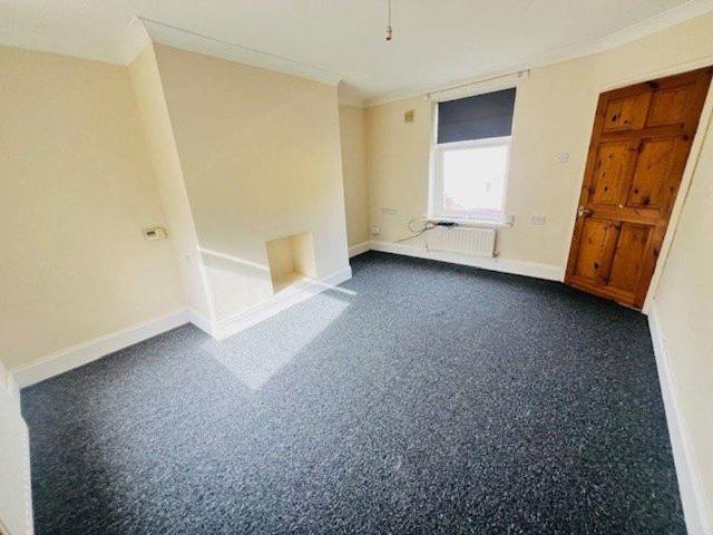 2 bedroom semi detached house to rent