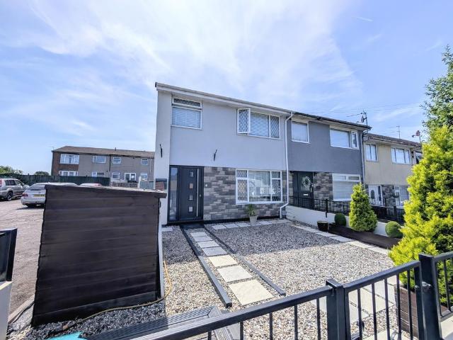 2 bedroom semi detached house to rent