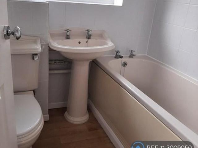 2 bedroom semi detached house to rent
