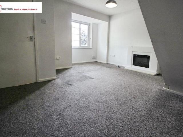 2 bedroom semi detached house to rent