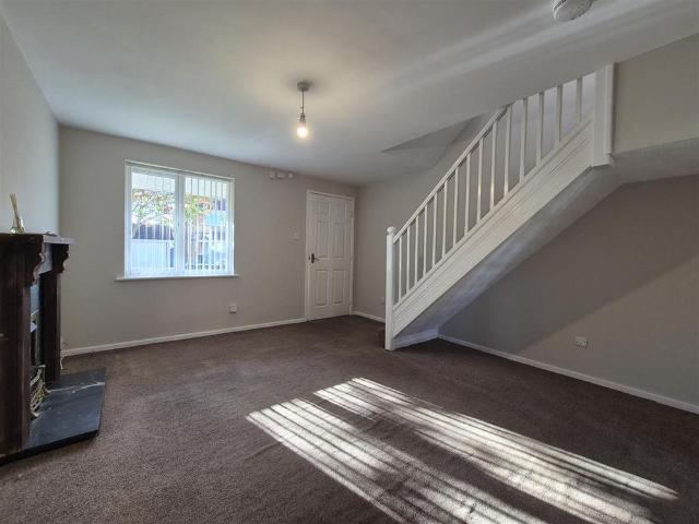 2 bedroom semi detached house to rent