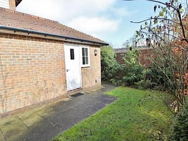 2 bedroom semi detached house to rent