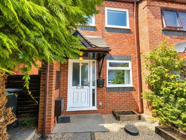 2 bedroom semi detached house to rent