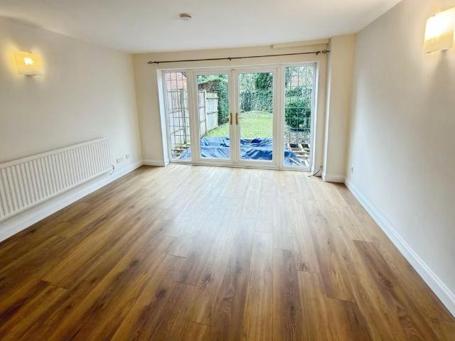 2 bedroom semi detached house to rent
