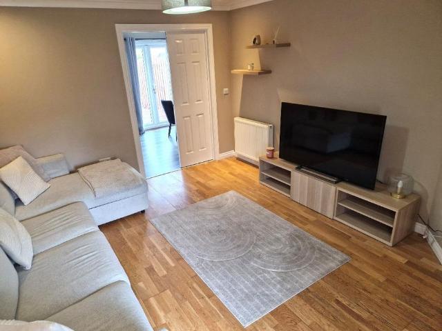 2 bedroom semi detached house to rent