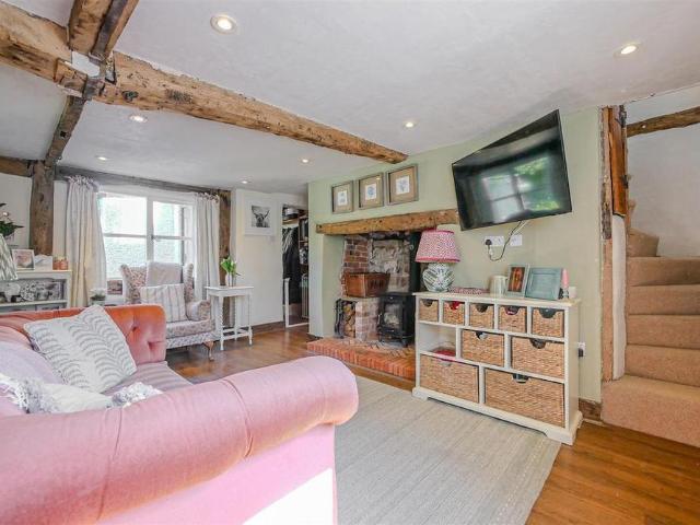 2 bedroom semi detached house to rent
