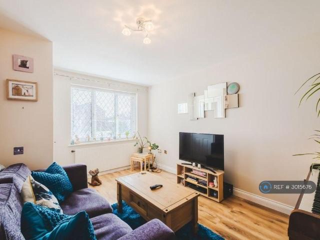 2 bedroom semi detached house to rent
