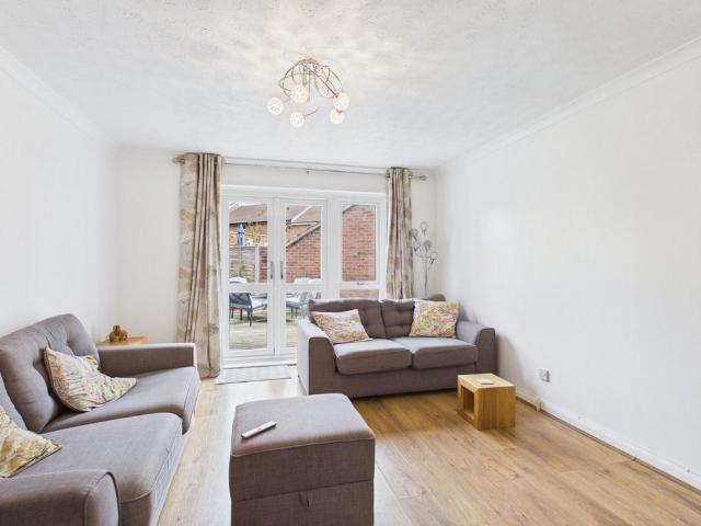 2 bedroom semi detached house to rent