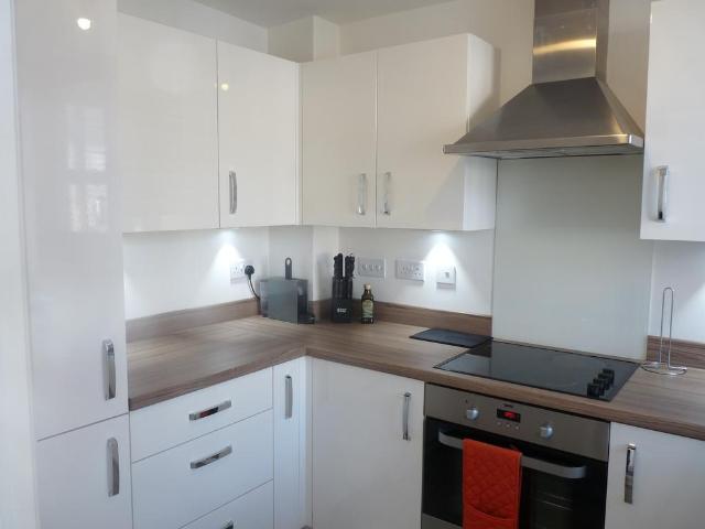 2 bedroom semi detached house to rent