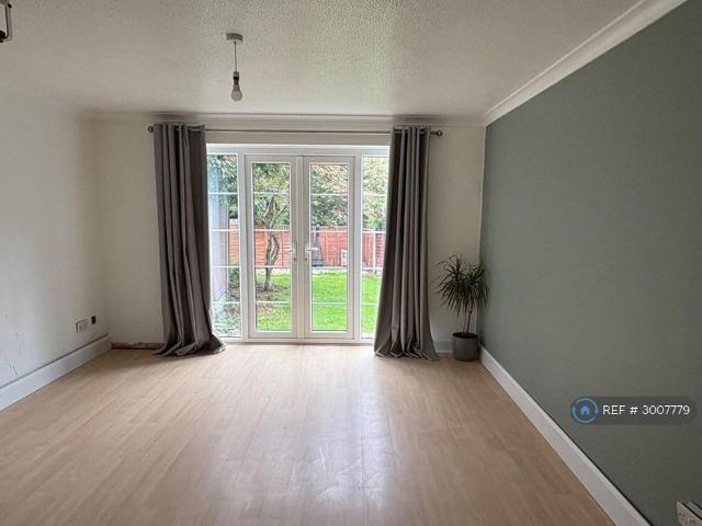 2 bedroom semi detached house to rent