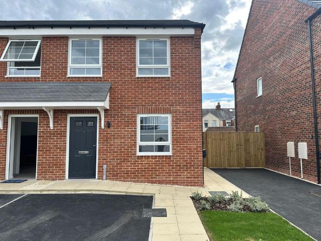 2 bedroom semi detached house to rent