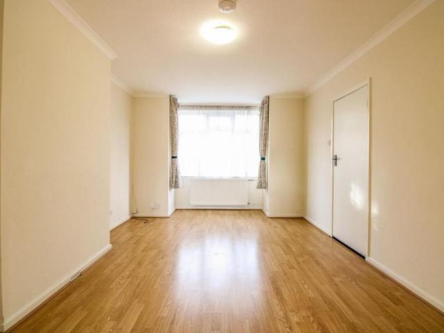 2 bedroom semi detached house to rent