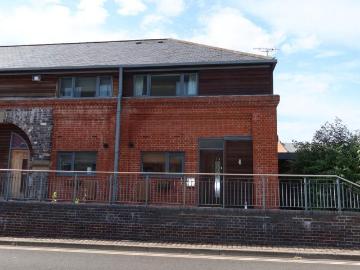 2 bedroom semi detached house to rent