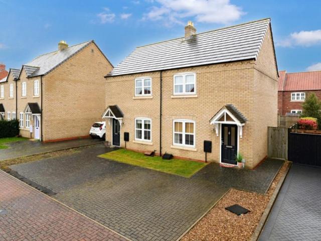2 bedroom semi detached house to rent