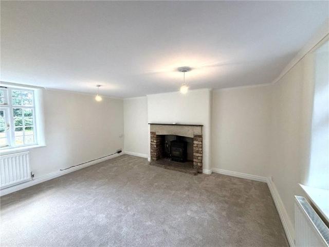 2 bedroom semi detached house to rent