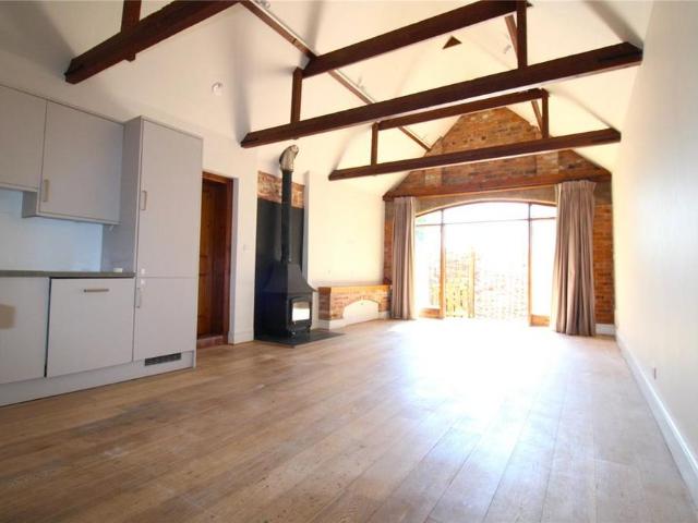 2 bedroom semi detached house to rent