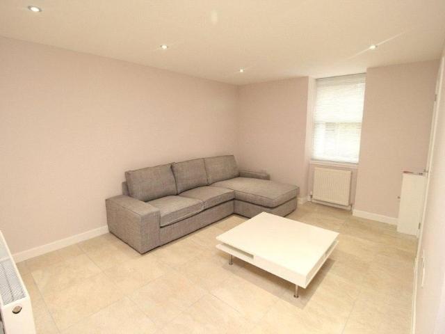 2 bedroom semi detached house to rent