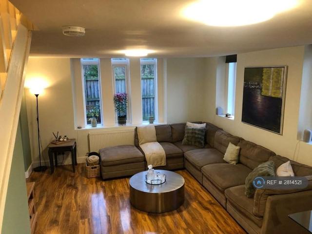 2 bedroom semi detached house to rent