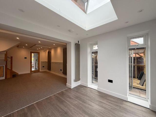 2 bedroom semi detached house to rent