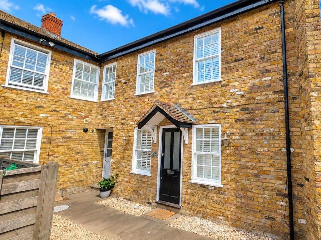 2 bedroom semi detached house to rent