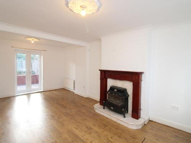 2 bedroom semi detached house to rent