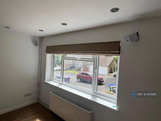 2 bedroom semi detached house to rent