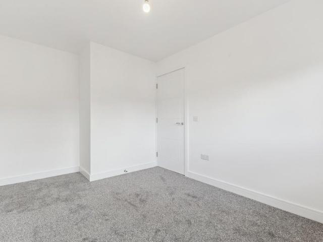2 bedroom semi detached house to rent