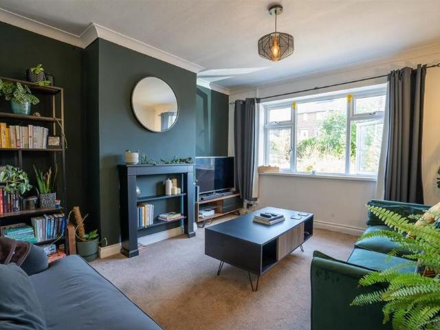 2 bedroom semi detached house to rent