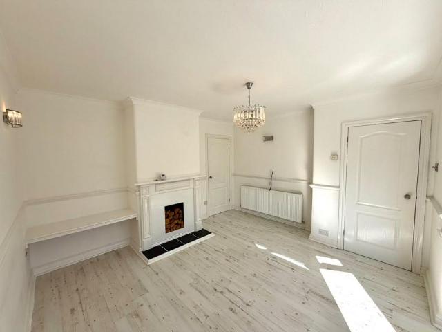 2 bedroom semi detached house to rent