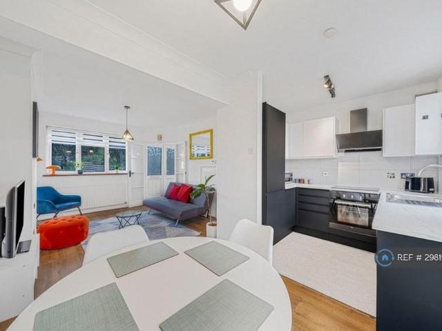 2 bedroom semi detached house to rent